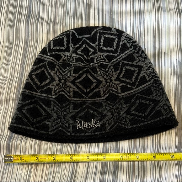 Men’s Alaska beanie. Good used condition. - Picture 5 of 5